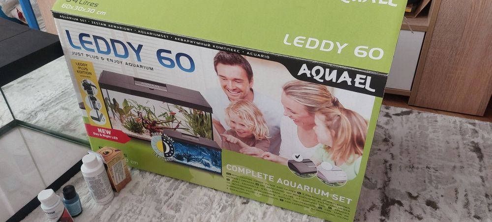 Аквариум 54л. Размери 60-30-30