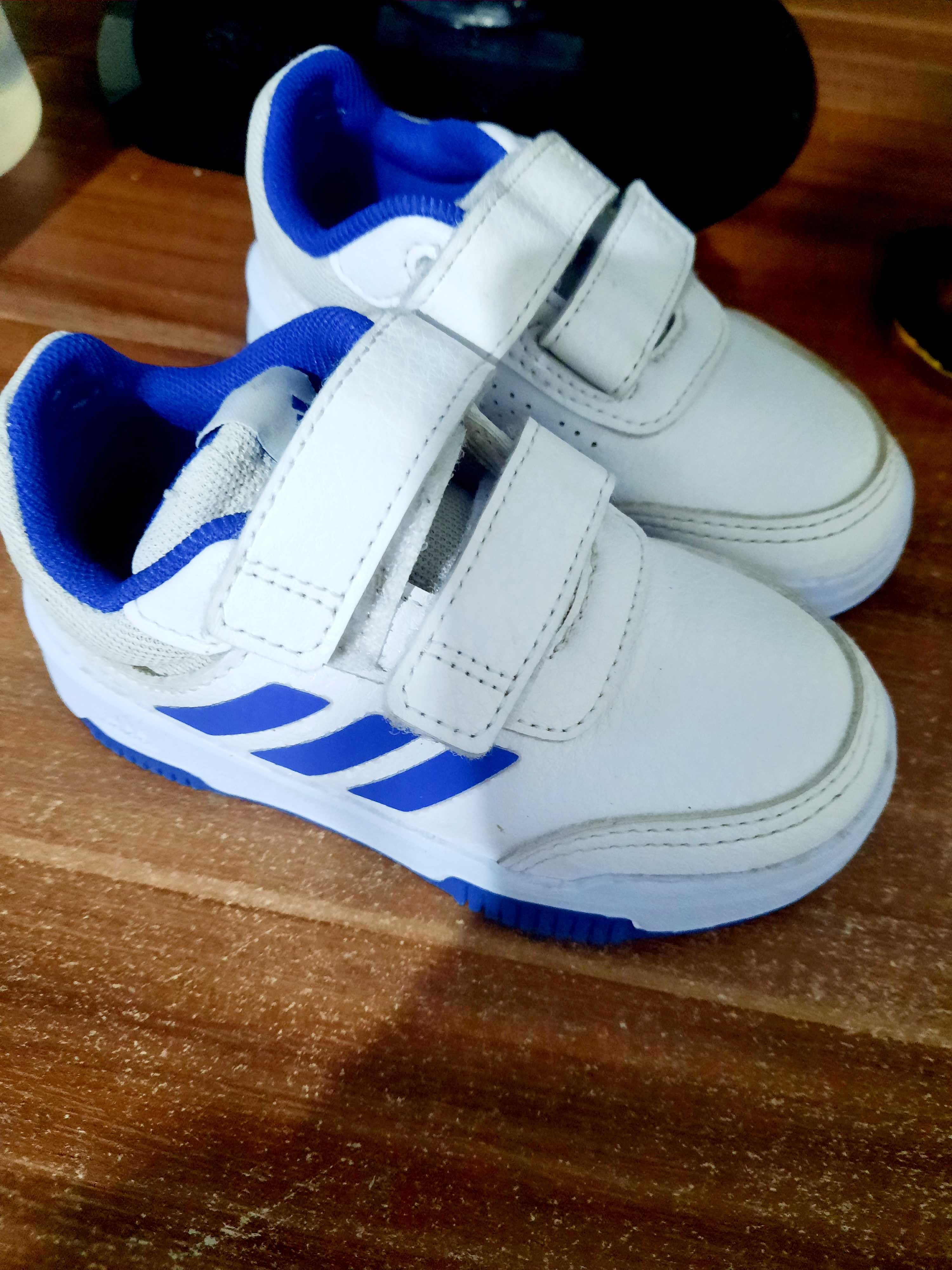 Adidași Adidas nr 23