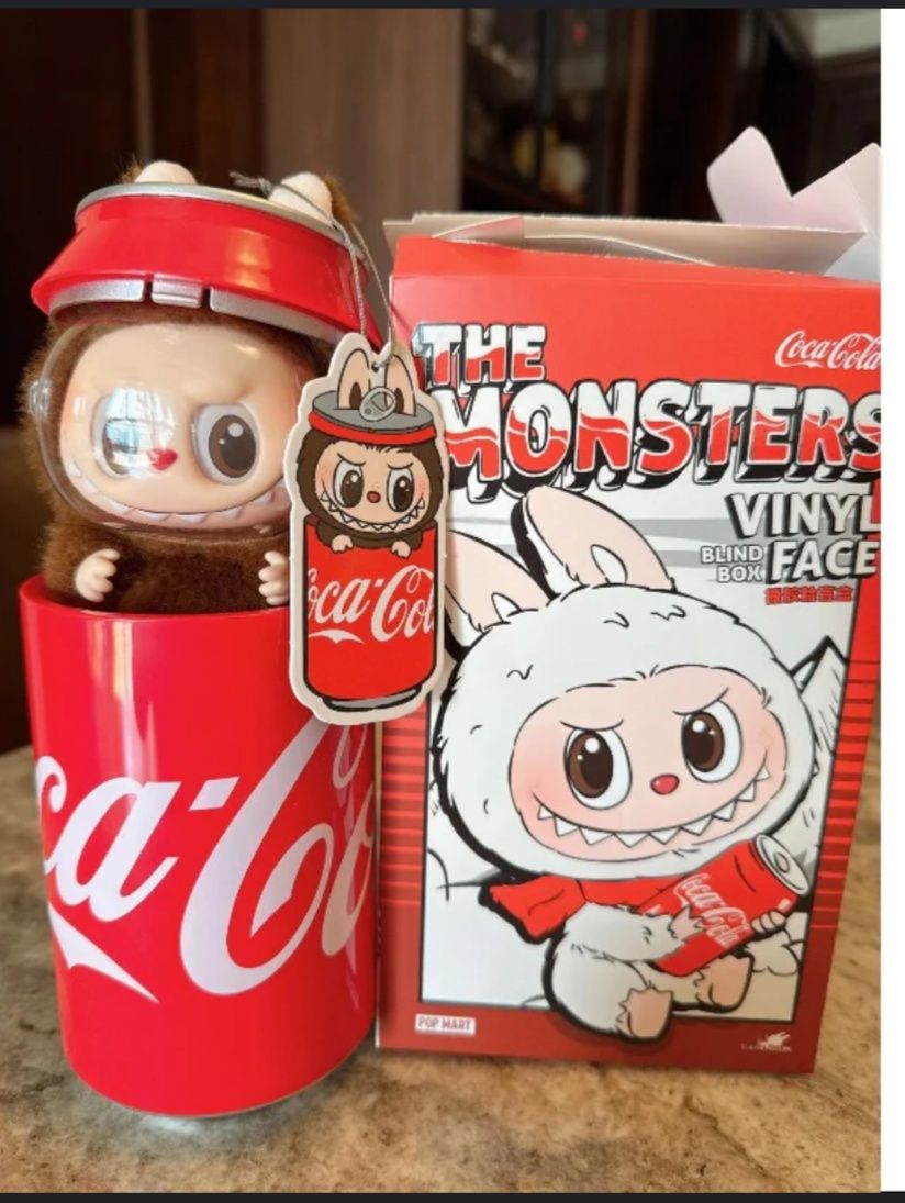 Кукла Labubu в лимитирано кенче Coca-Cola!