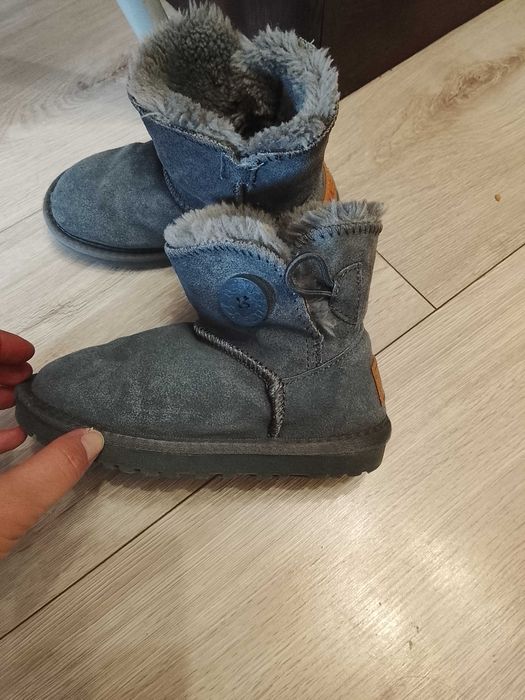 Обувь угги. На размер 30