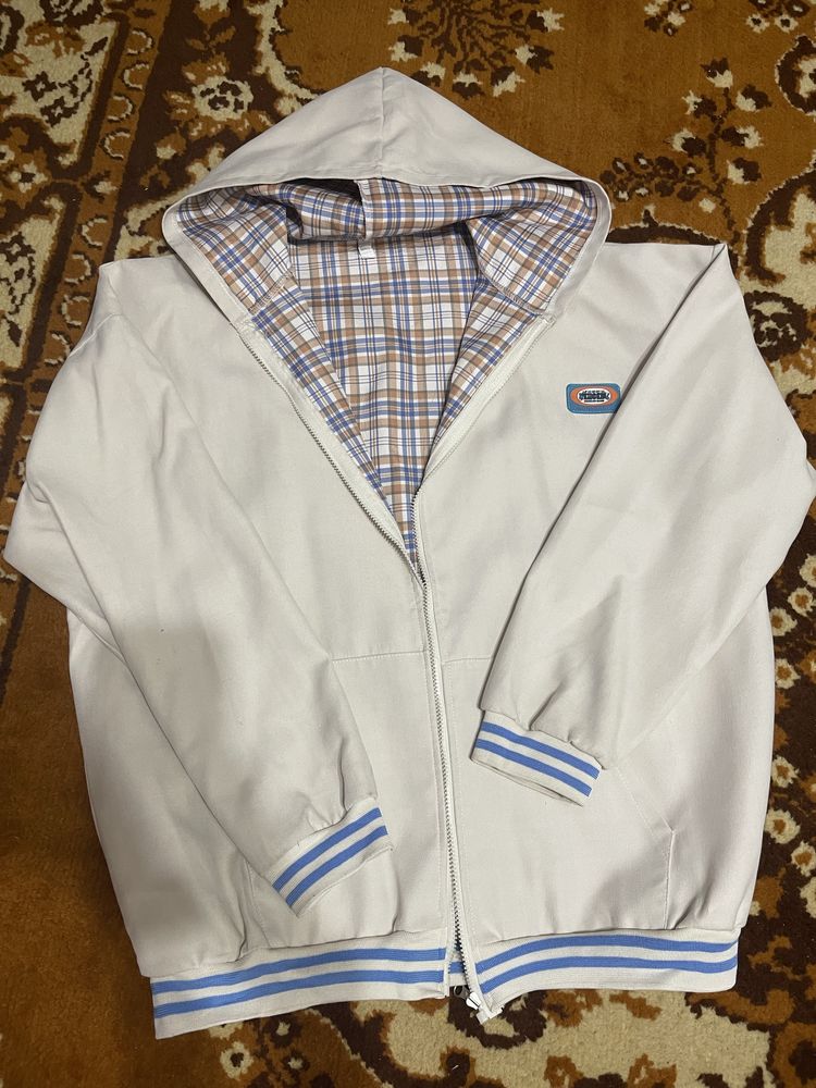 Продам вещи б/у в хорошем качестве. Платья размер S-M. Куртки L-Xl.