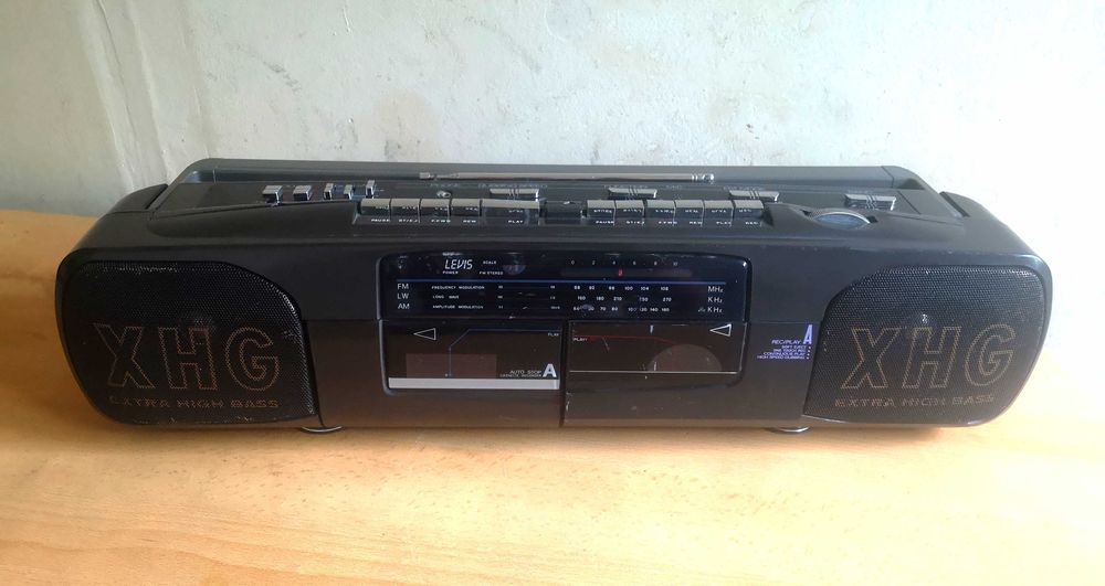 Radio casetofon piese