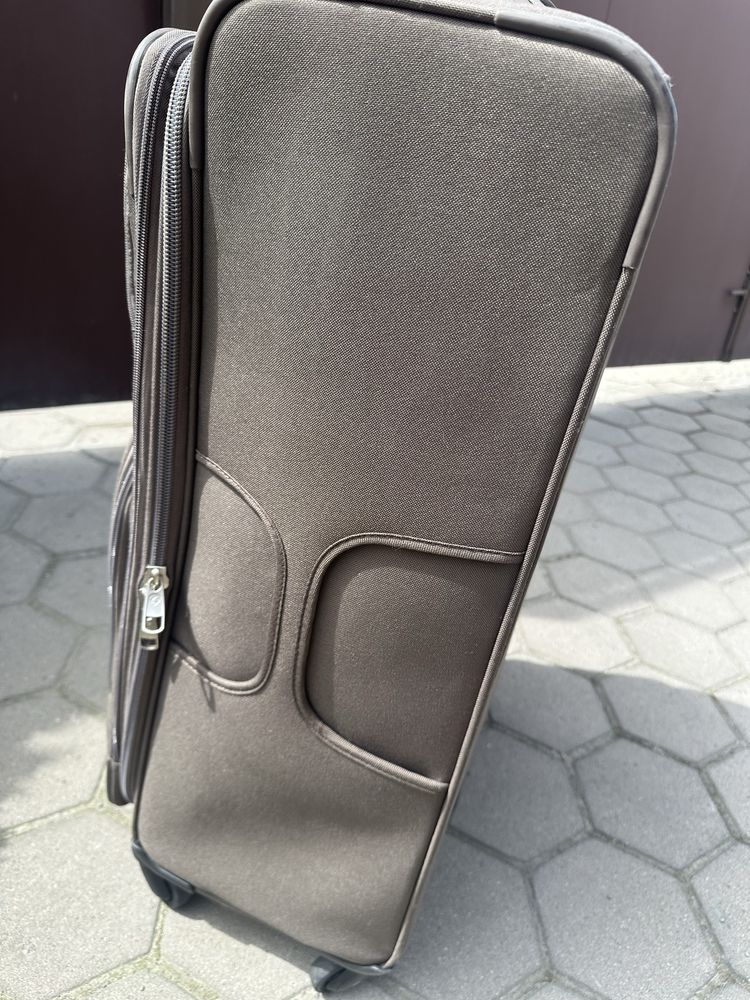 Продам чемодан Samsonite