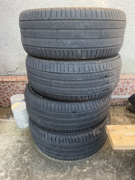 Vând jante mercedes C-Class   și cauciucuri michelin