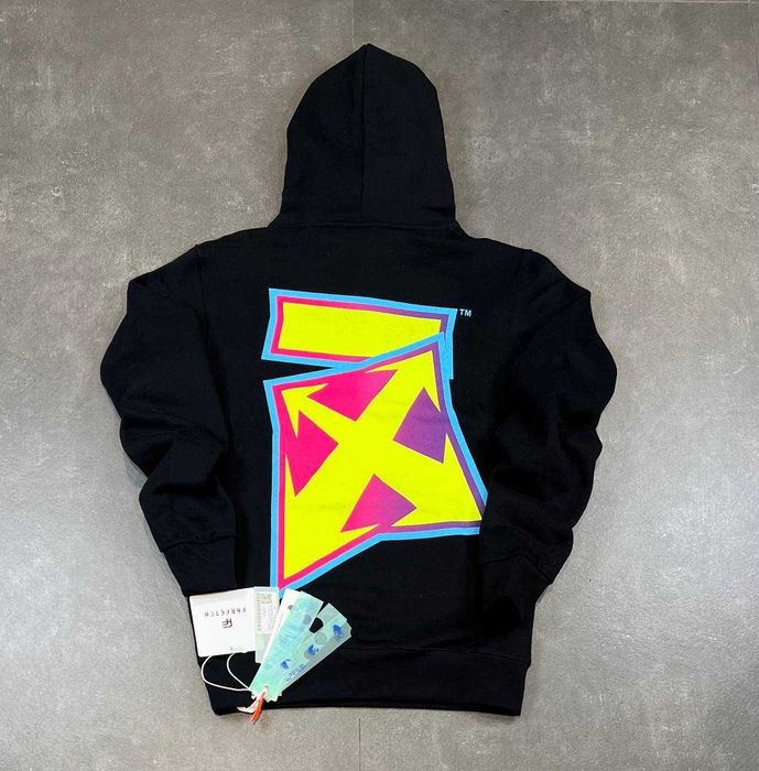 Мъжка горница суитчър в черно OFF WHITE нова с етикети.