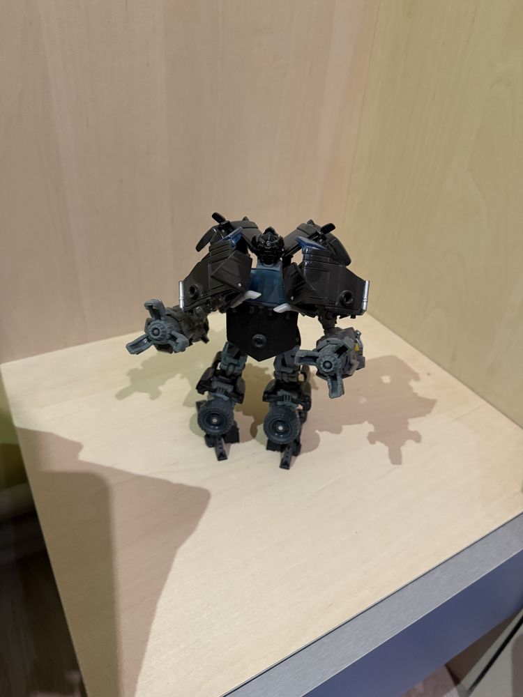 Продавам Transformers фигури