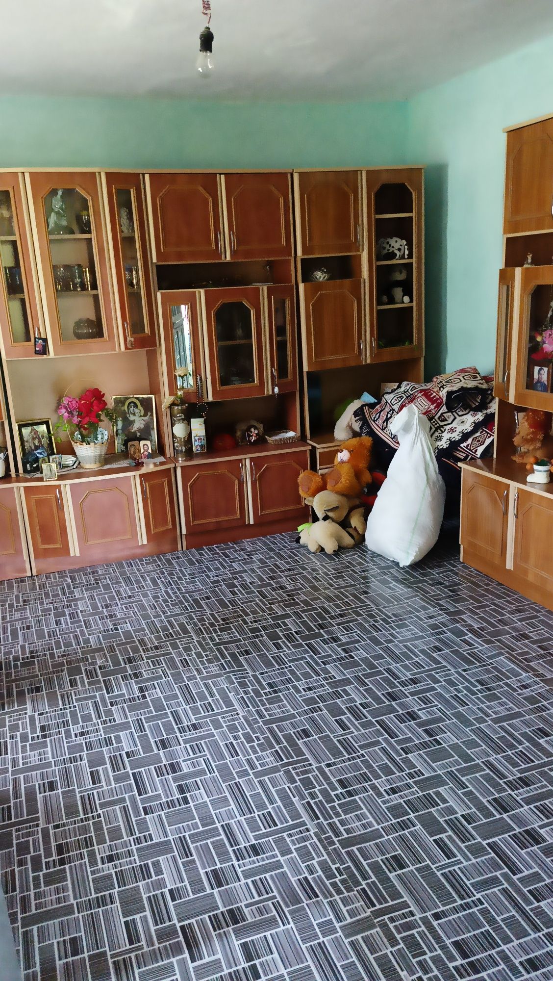 Vând casă în comun Gheorghe Lazăr