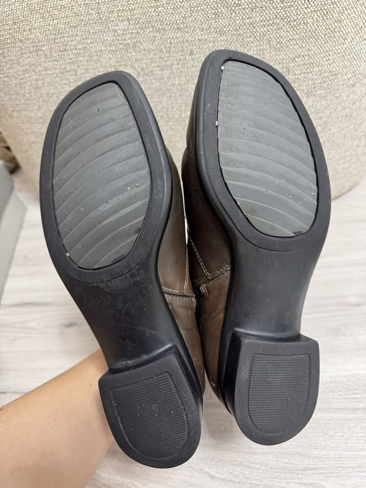 Ghete din piele maro