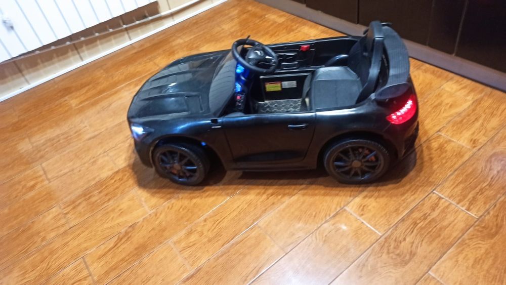 Masina electrica Mercedes