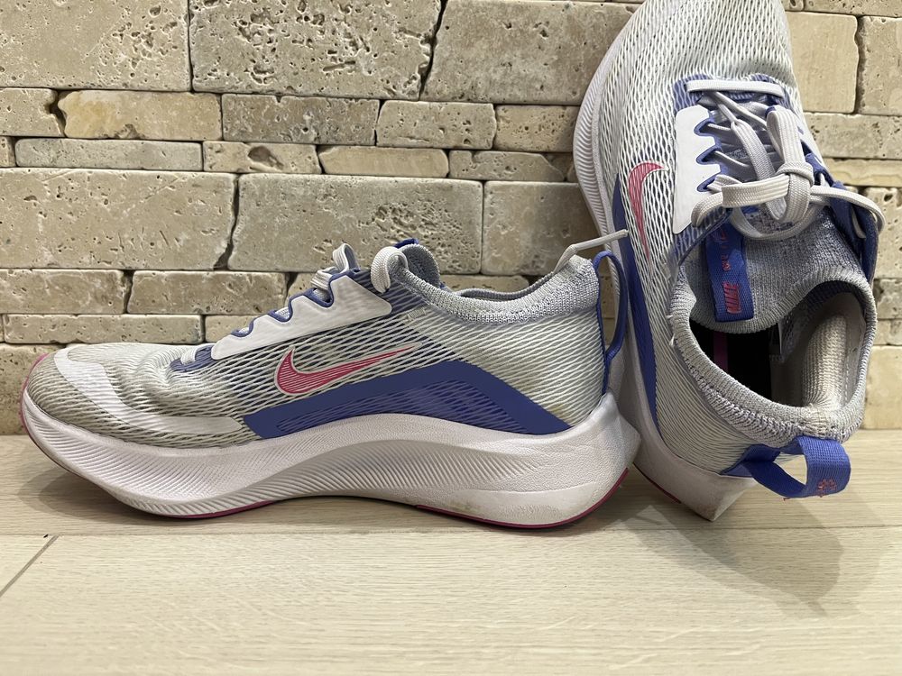 Детски маратонки Nike  Zoom Fly 4