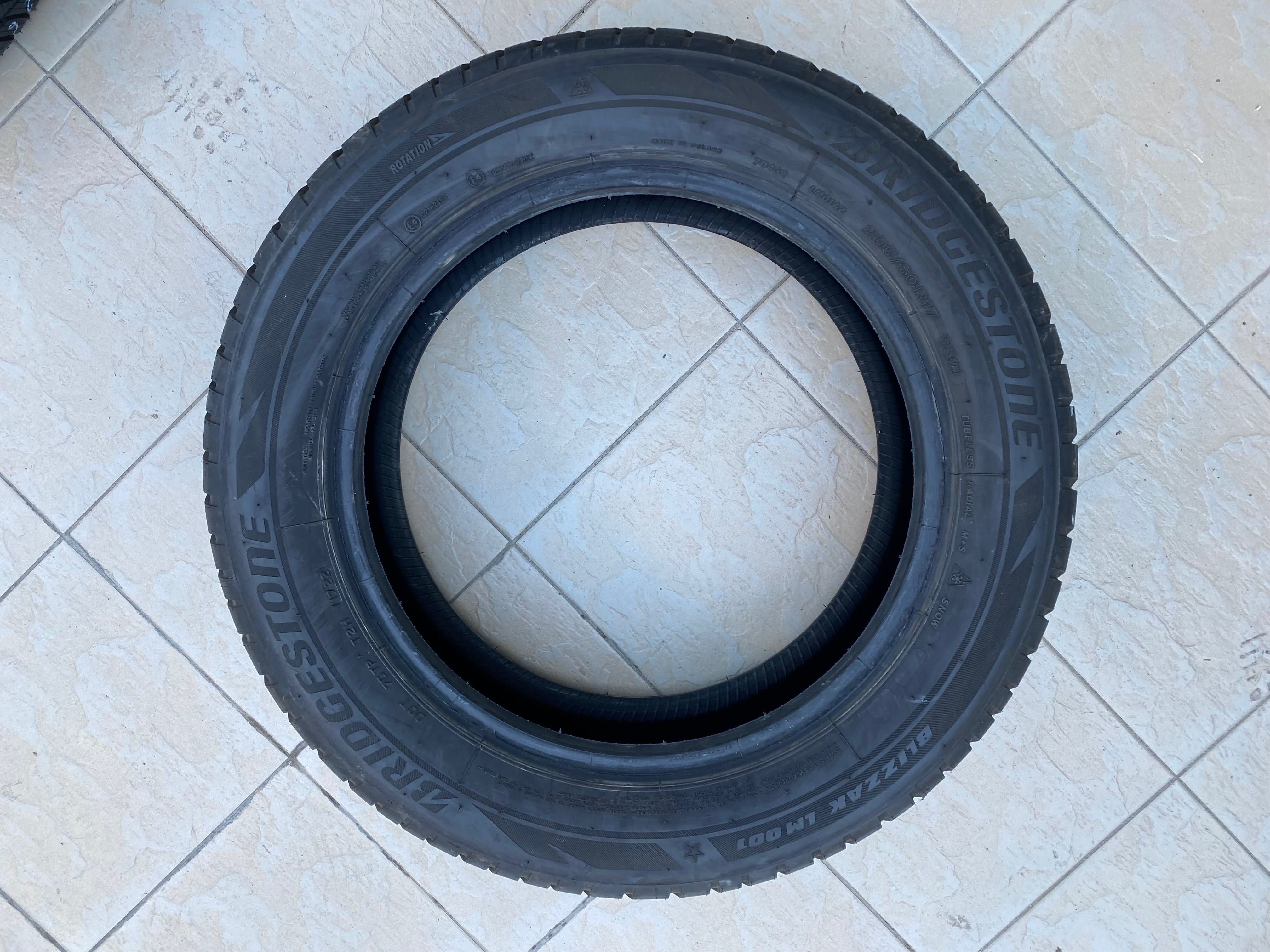 Гуми зимни гума 205/60/17” BRIDGESTONE BLIZZAK LM 001