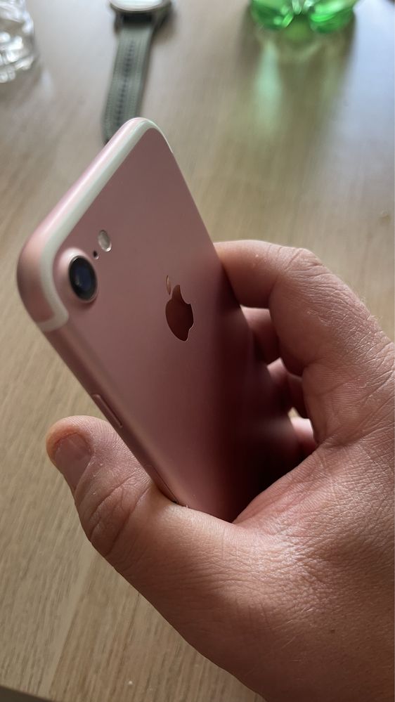 Iphone 7 pink 32gb като нов!