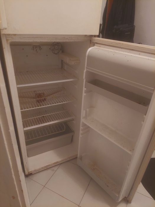 Продавам използван хладилник