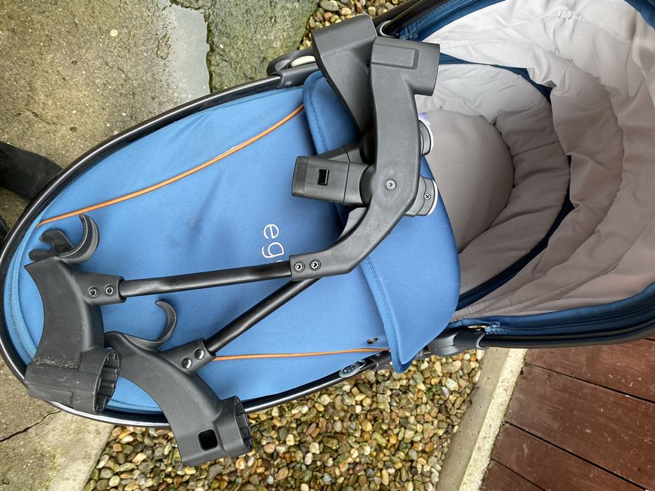Basinet/Carucior Egg cu toate accesoriile incluse