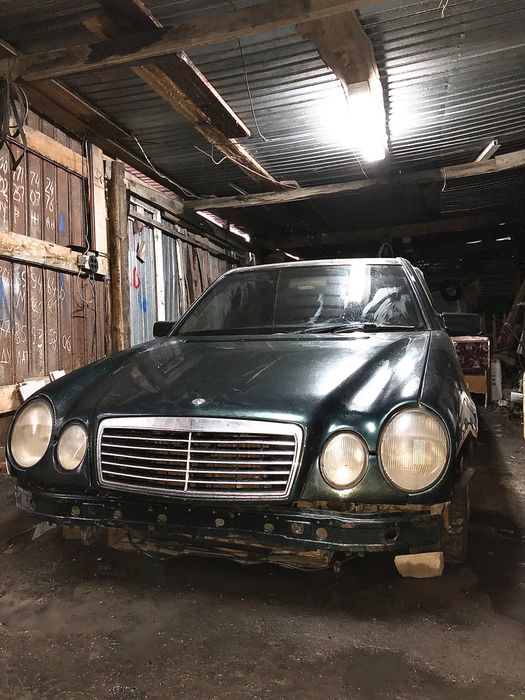 Продам Mersedes-Benz E230, 1998г