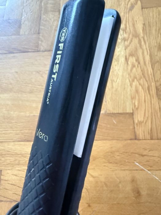 Преса за изправяне на коса First