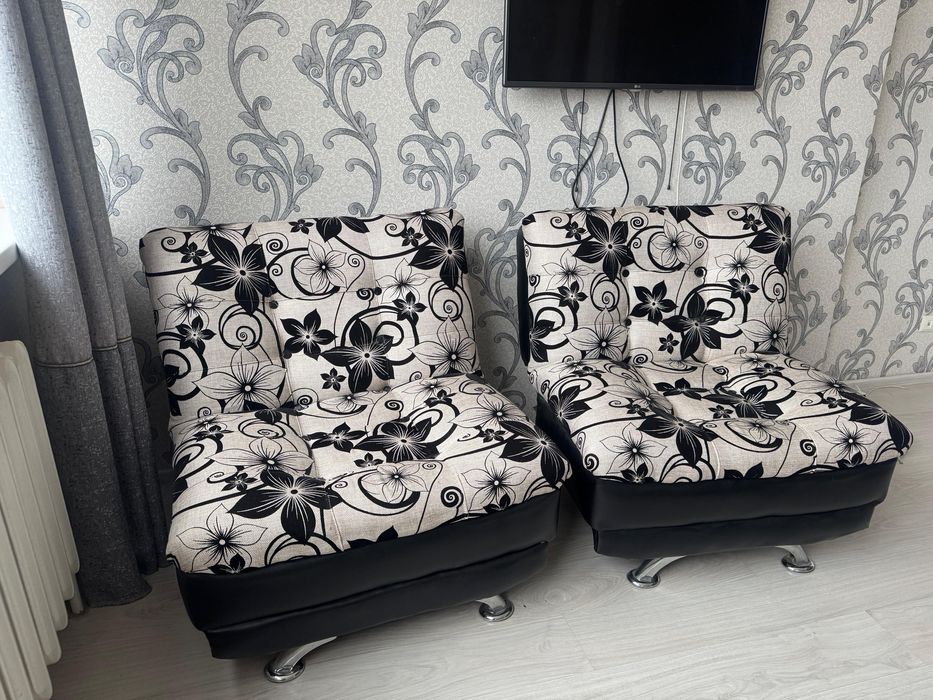 Продам диван и кресла.
