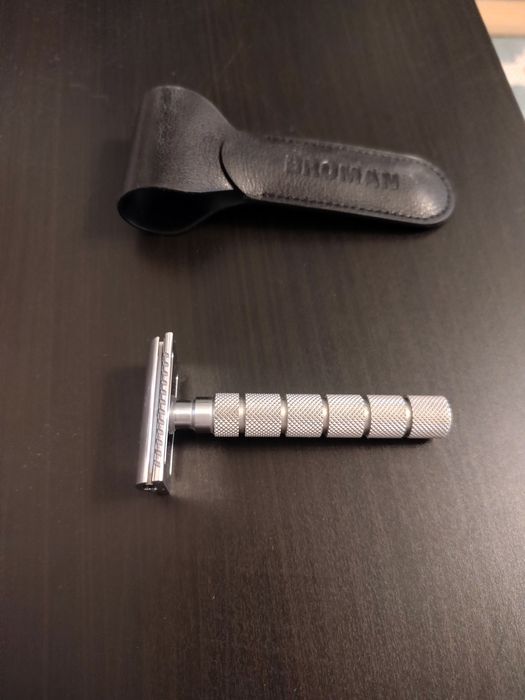 Aparat de ras inox Executive Shaving