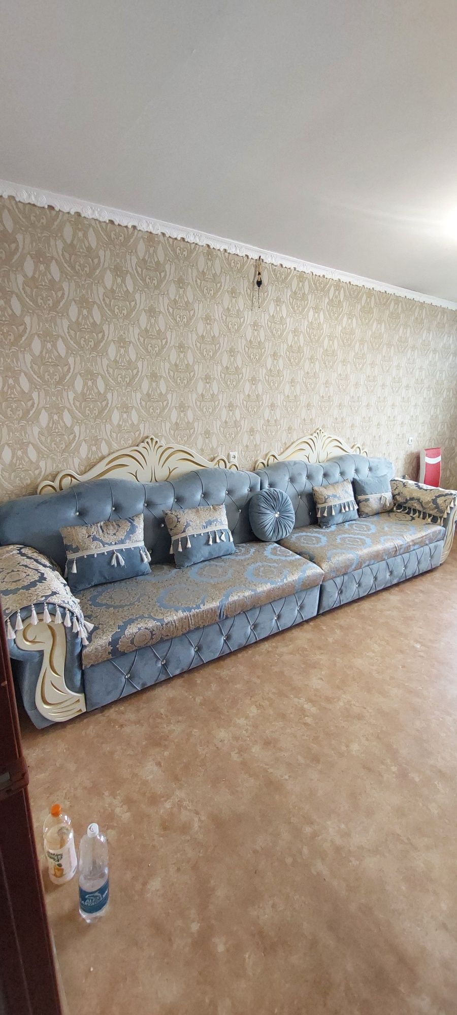 Продам диван для гостиной