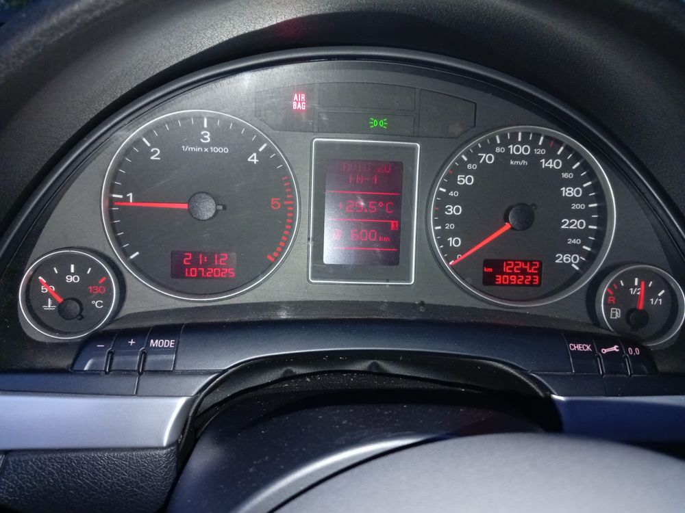 Vand Audi A4 b7-S line proprietar in acte