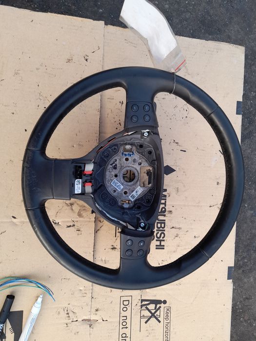 Volan de piele cu comenzi si pedele Vw Passat B6/Touran/Golf 5/Jetta