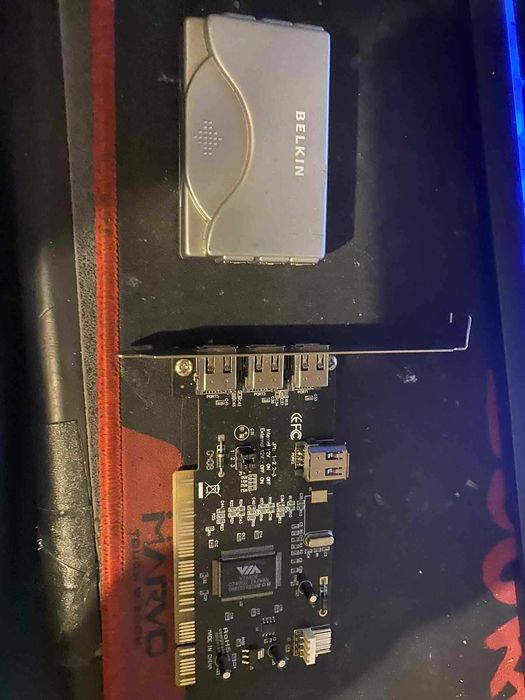 Placă PCI FireWire IEEE1394 cu 4 si Belkin FireWire cu 6 porturi