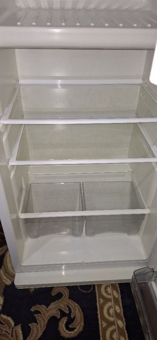 Холодильник сотилади