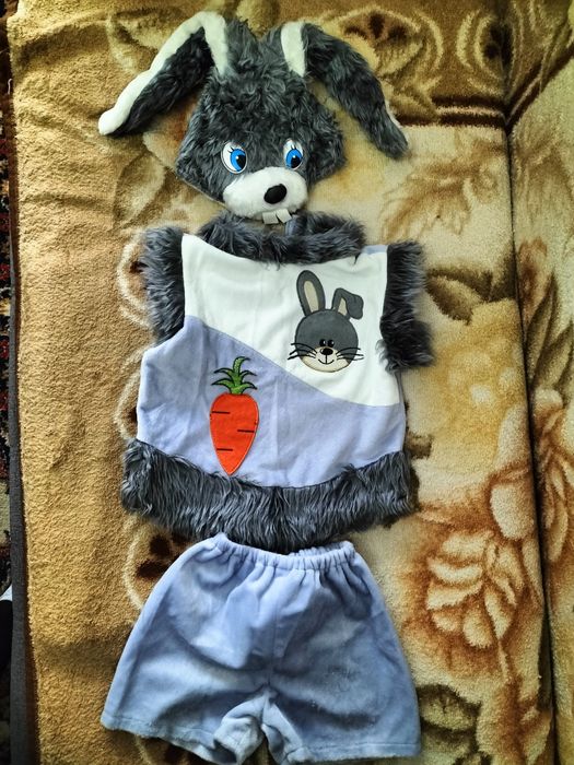 Продам карнавальный костюм зайца