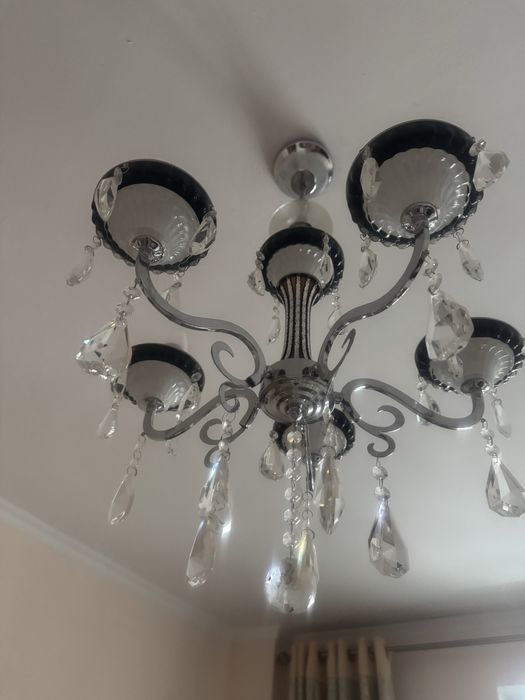 Продается люстра 5 -ти рожковый