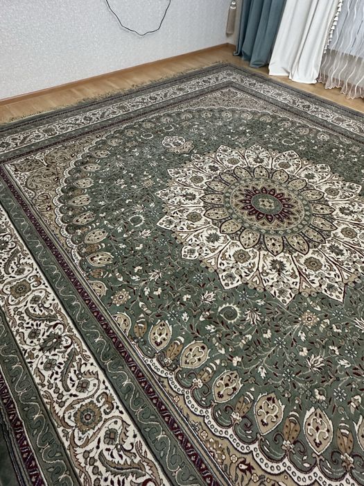 Ковер в хорошем состоянии