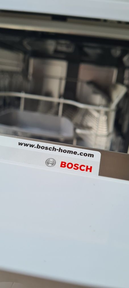 Свободностояща  Съдомиялна машина Bosch 9 к-та, 4 програми, Клас A, Ш