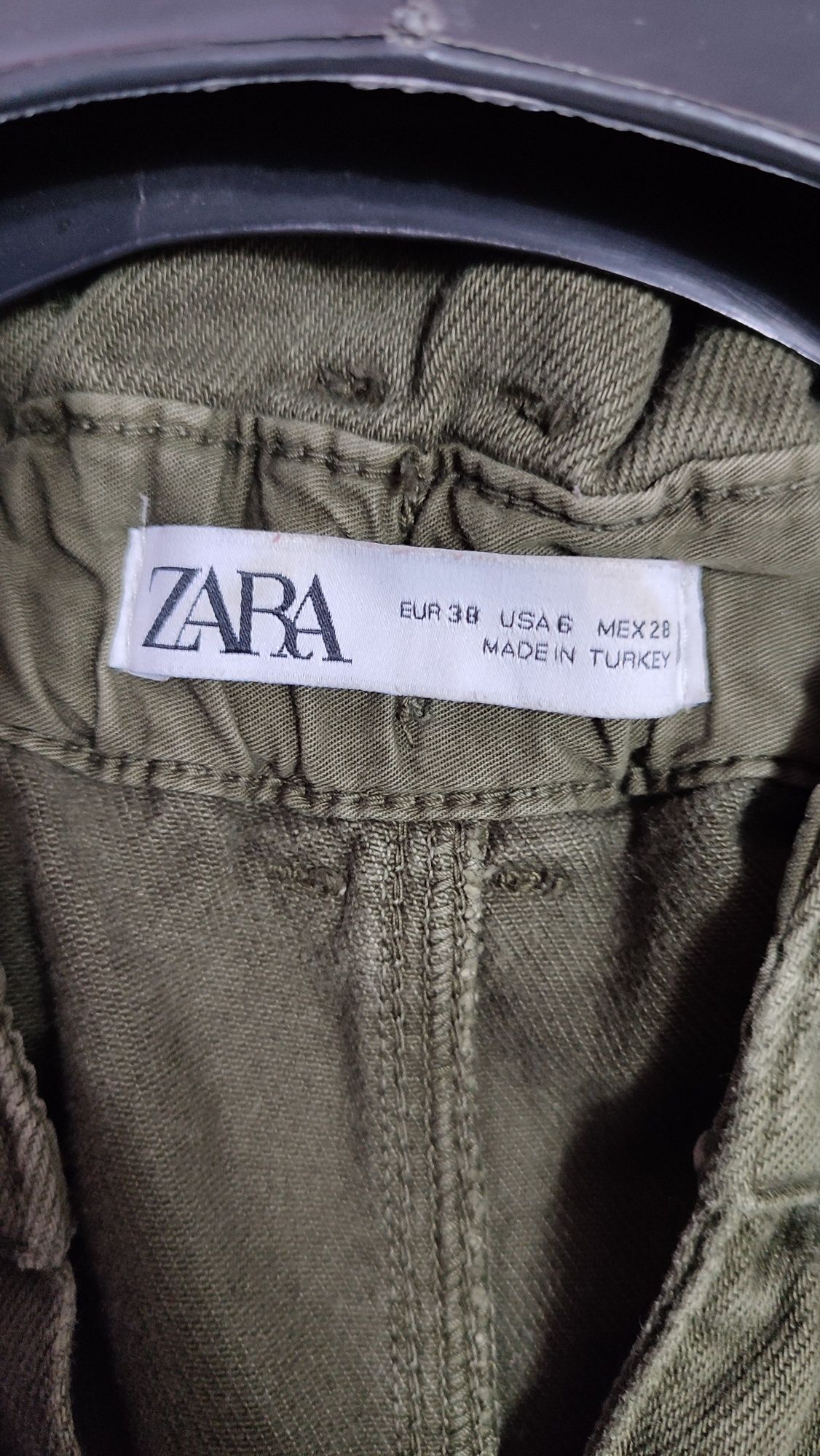 Vând Blugi Zara mom