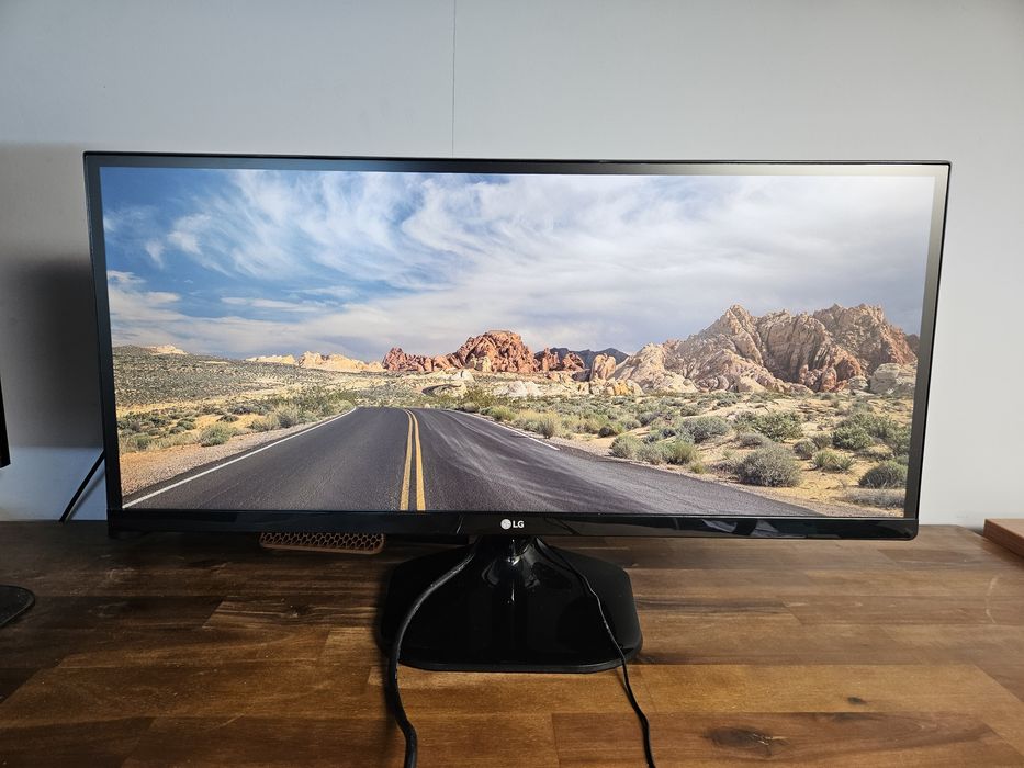 Монитор LG29UM58 Ultrawide