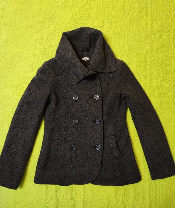 Продавам дамско палтенце с вълна
