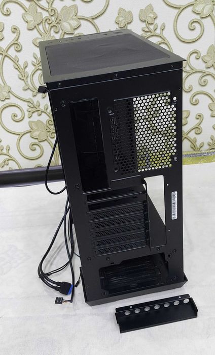 Корпус MSI 'GungNur" 110R