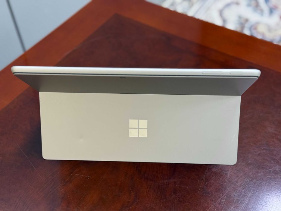 Сотилади Microsoft Surface Pro 9 16GB/256GB зўр ҳолатда