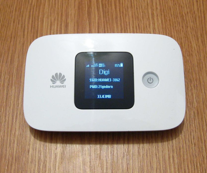 Hotspot portabil router WiFi 4G modem SIM Huawei E5786 cat. 6 300/50