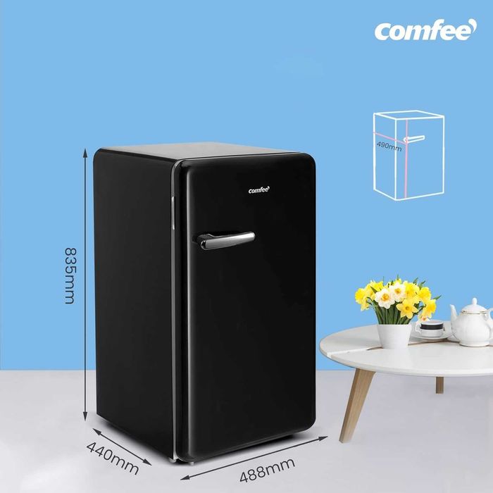 Хладилник с камера COMFEE RCD93DKRT1 83см.