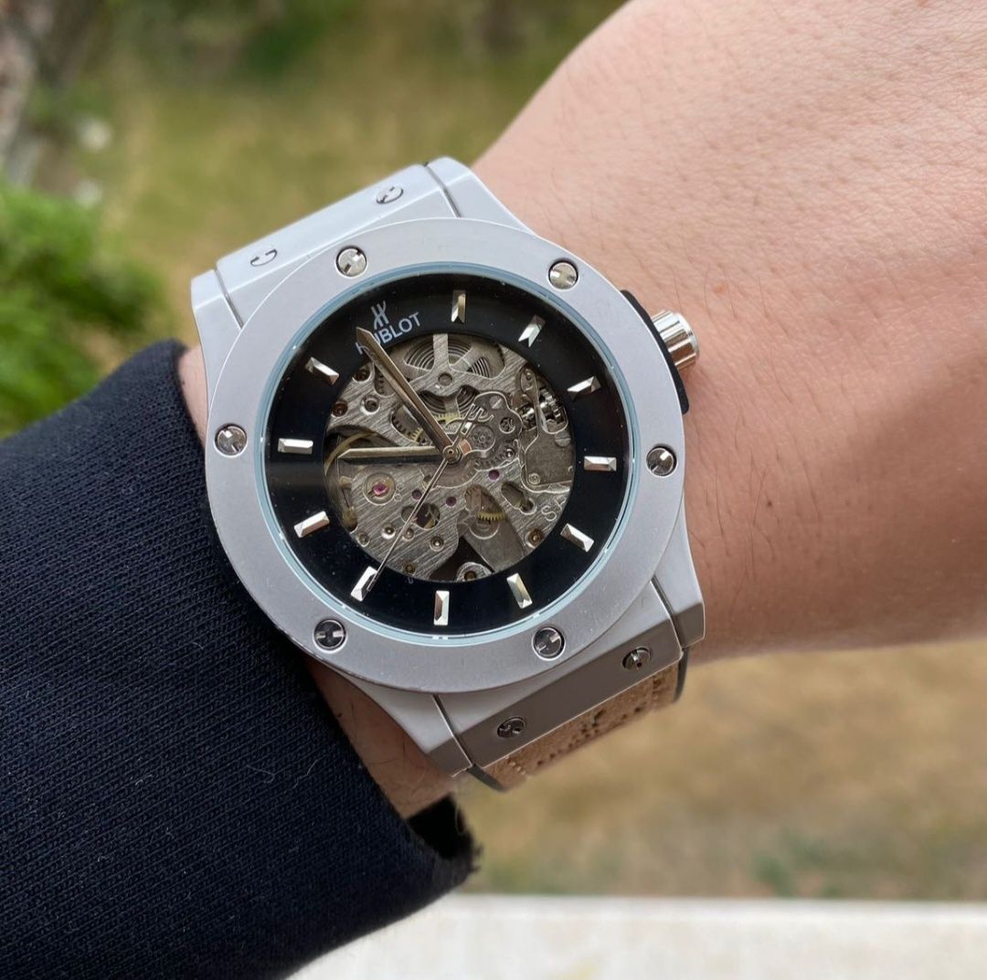 HUBLOT GENEVE шикарные часы