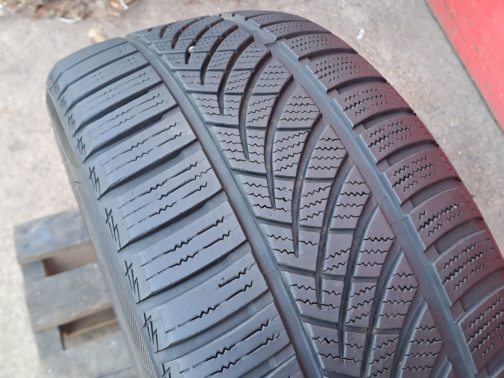 1бр. Всесезонна 225 45 17 Hankook