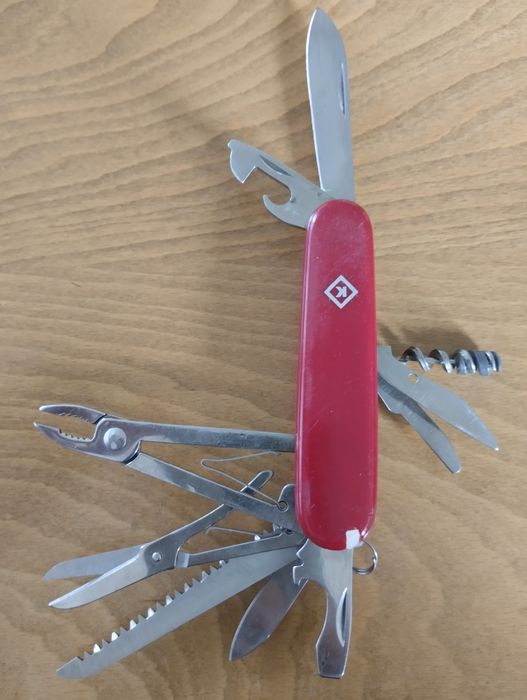 Лот швейцарски ножчета