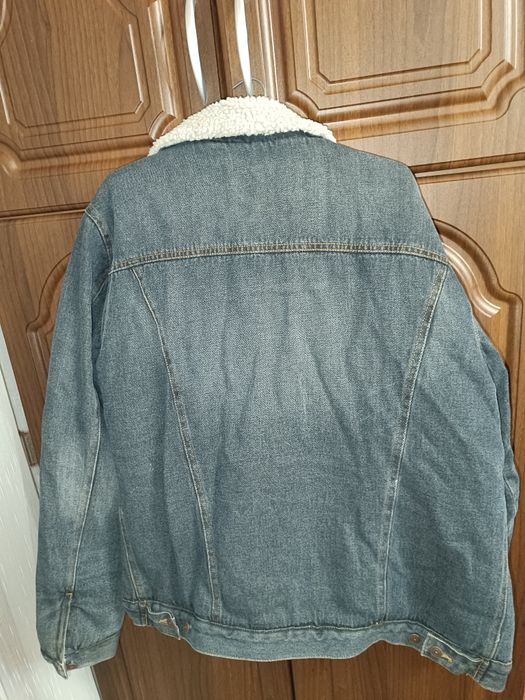 Vând geaca blugi îmblănită