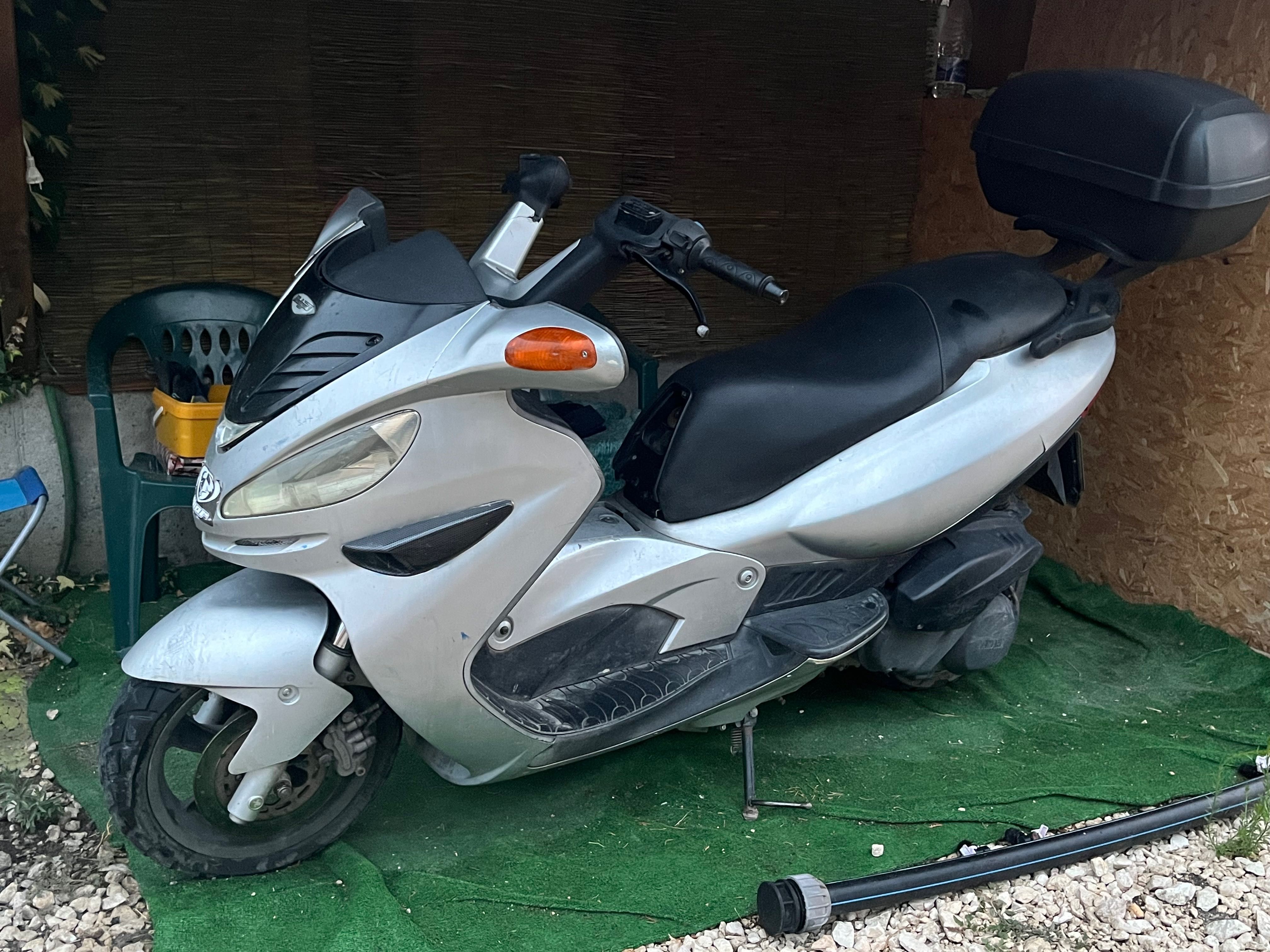Yamaha Malaguti 250 950 лв