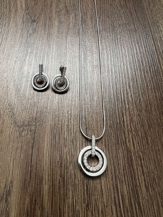 Нежно колие и обеци swarovski