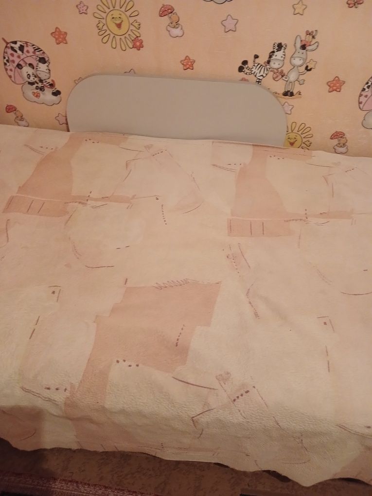 Продам кровать с матрацем 70×160