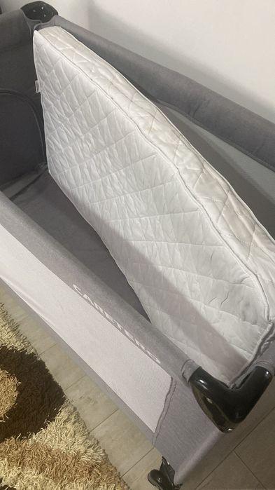 Pătuț de transport pliabil cu saltea
