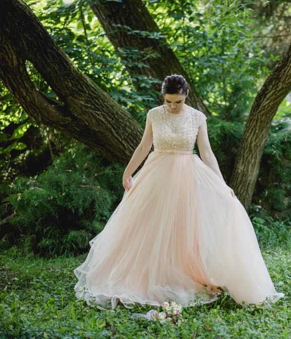 Vând rochie semnată Ana Radu.