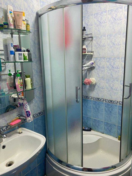 Срочна сдаётся квартира 2/1/4, ц400$, Массив ТТЗ-1, напротив 210 школа