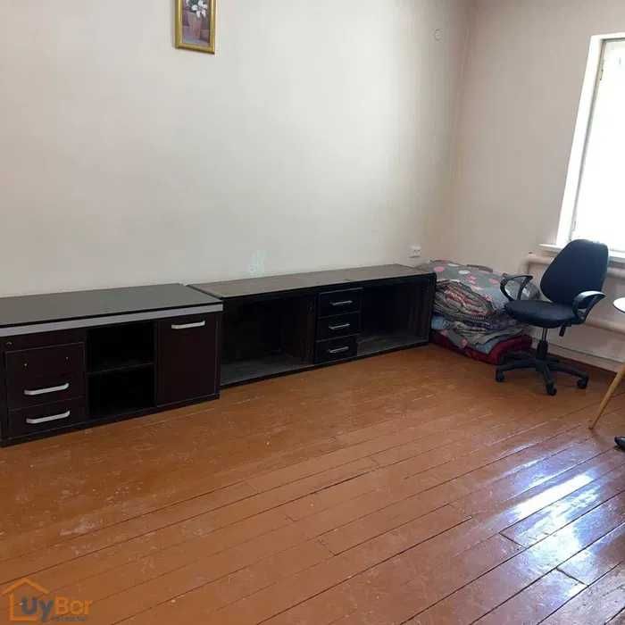 Срочно сдается дом-дача 3 комнаты,12 соток.Янгибазар.