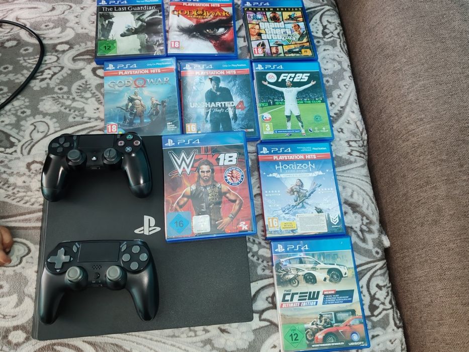 Vând PS4 pro accept și unele schimburi